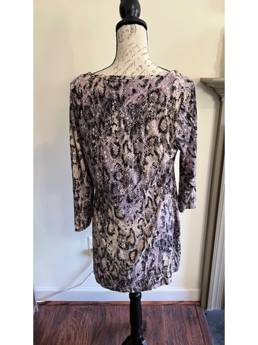 Soma Purple Rayon/Spandex Snake Skin Pattern Scoop Neck Sleep Shirt Large - Picture 5 of 9